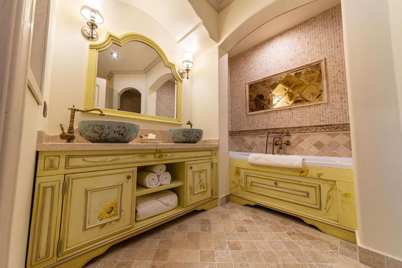 Casa Timis - Wellness & Spa Resort Chitorani Bagian luar foto Bathroom